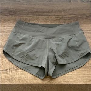 Lululemon Speed Short 2.5